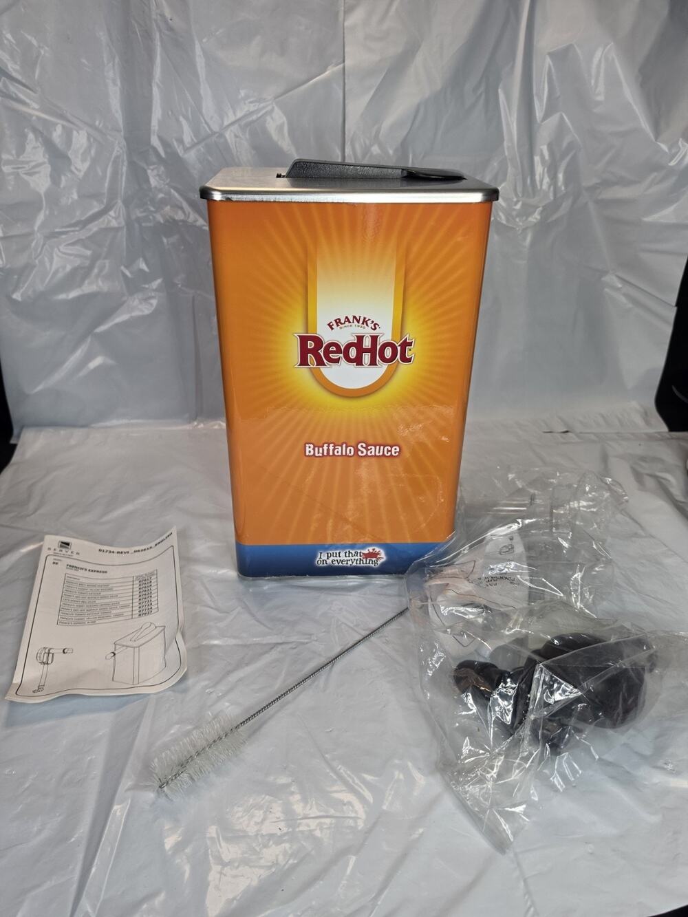 Server Express Franks RedHot Buffalo Sauce Condiment Dispenser Pump Machine NEW
